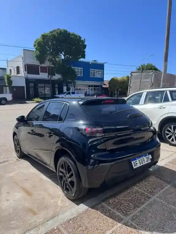 Peugeot 208 Active 1.6 Pack  2023 - foto 3