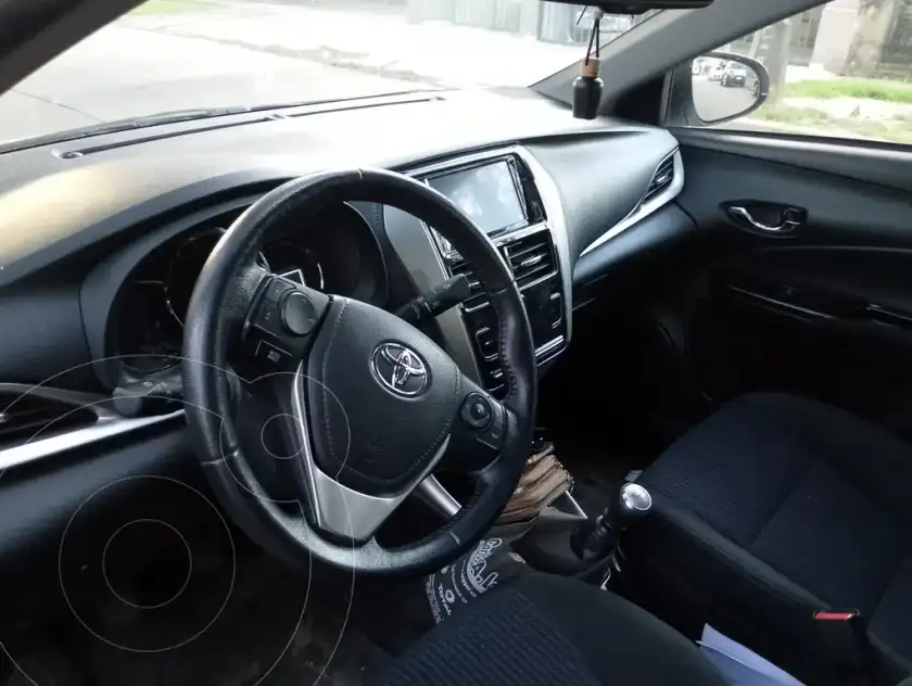 Toyota Yaris Sedán 1.5 Xls  2020 - foto 3