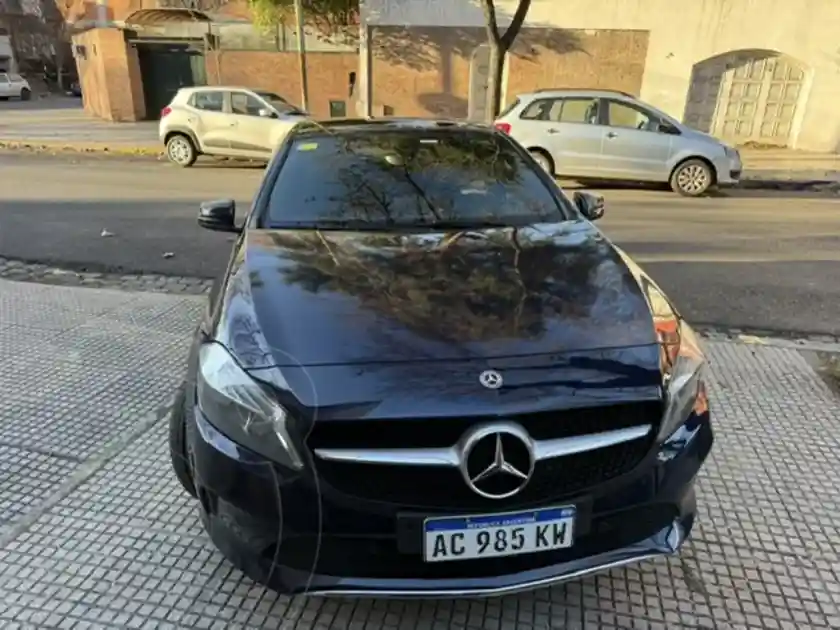 Mercedes-Benz Clase A Hatchback 200 Urban Aut  2018 - foto 2