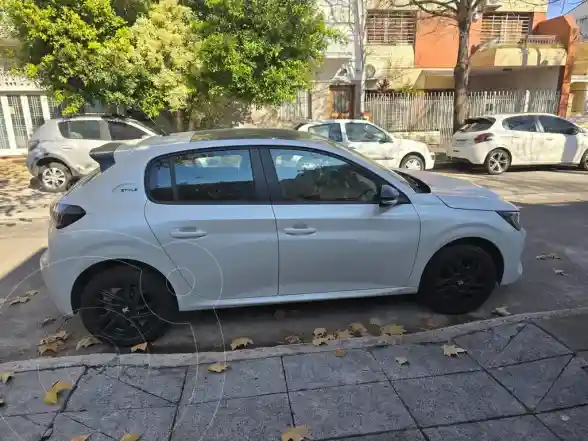 Peugeot 208 Feline 1.6 Tiptronic  2024 - foto 3
