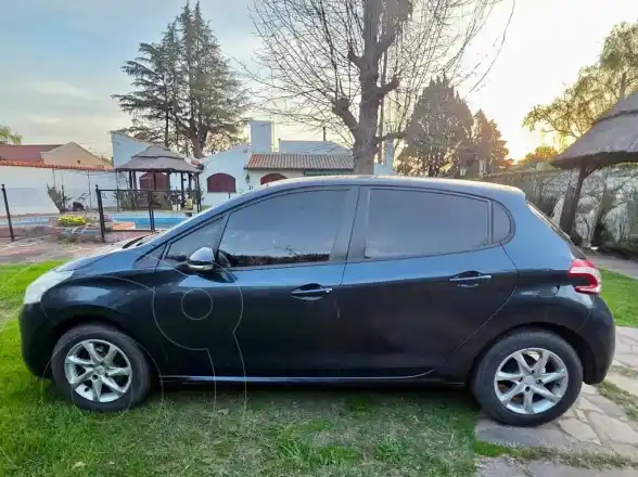 Peugeot 208 Allure 1.5  2013 - foto 3