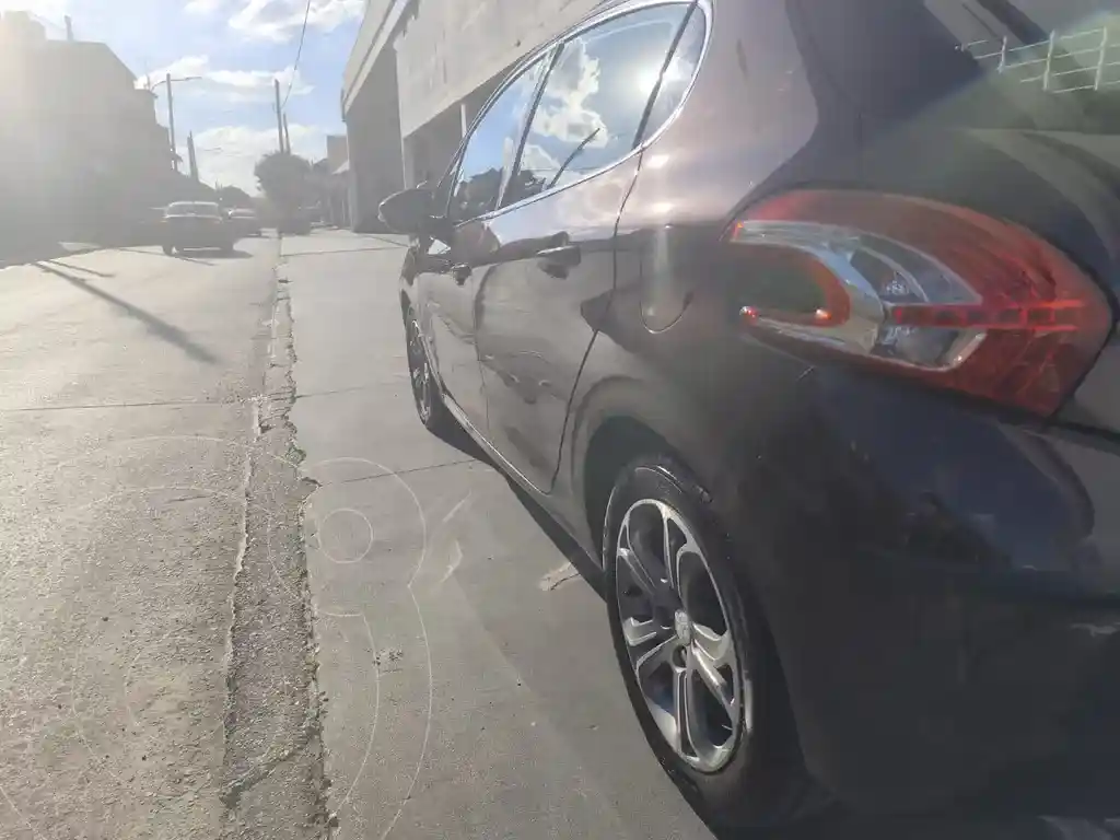 Peugeot 208 Feline 1.6 Pack Cuir  2013 - foto 4