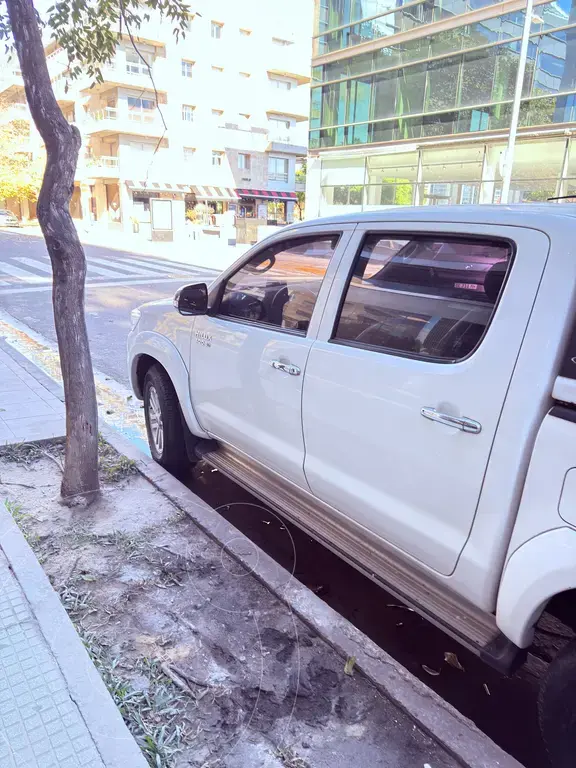 Toyota Hilux 3.0 4X4 Limited Tdi Dc Cuero Aut (2982 Cc) 2013 - foto 3