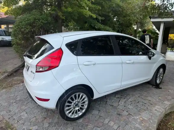 Ford Fiesta Kinetic Se  2015 - foto 2