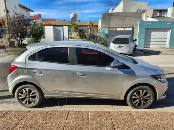 Chevrolet Onix Ltz  2016 - foto 2