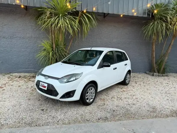 Ford Fiesta Fiesta 1.6 5 Ptas One Ambien. Plus 2012 - foto 1