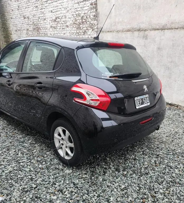 Peugeot 208 208 1.5 5P Allure Nav 2014 - foto 2