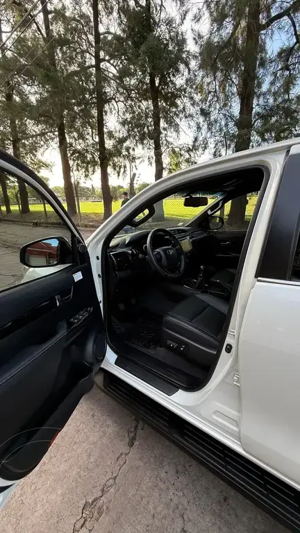 Toyota Hilux 4X4 Cabina Doble Srx 2.8 Tdi (2755 Cc) 2019 - foto 4
