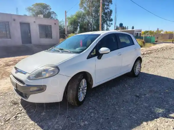 Fiat Punto 5P 1.6 Essence  2014 - foto 1