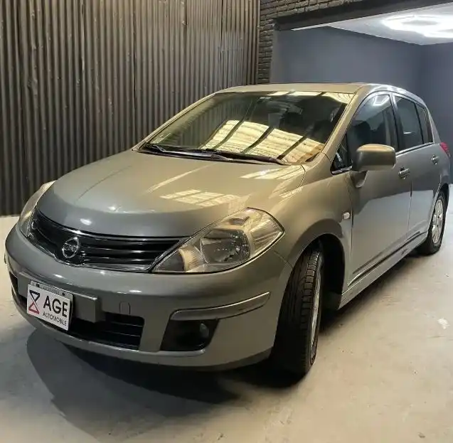 Nissan Tiida 1.8 Acenta 2010 - foto 1