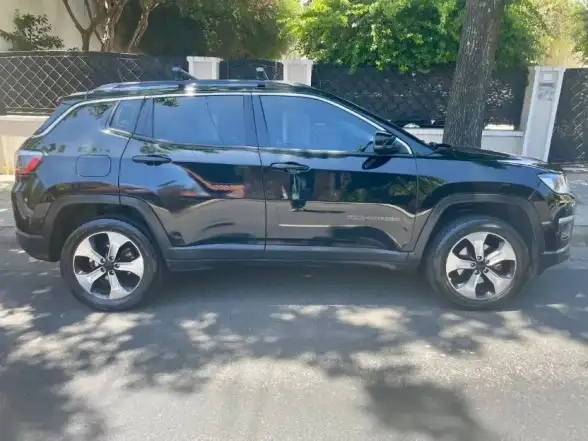 Jeep Compass Longitude Plus 4X4 2019 - foto 4