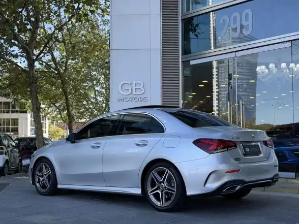 Mercedes Benz Clase A 2.0 A250 Amg-Line 224Cv Sedan 2021 - foto 3