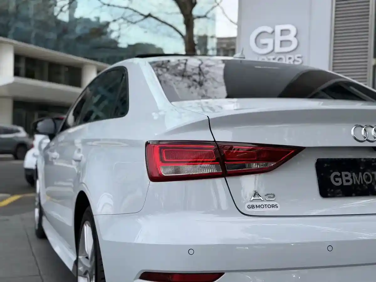 Audi A3 2.0 Tfsi S Tronic S Line 2018 - foto 4