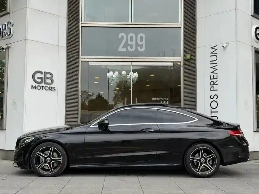 Mercedes-Benz Clase C 2.0 C300 Coupe 245Cv 2019 - foto 2