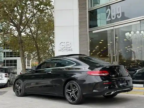 Mercedes-Benz Clase C 2.0 C300 Coupe 245Cv 2019 - foto 3
