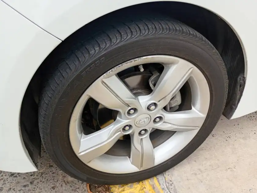 HYUNDAI Veloster 2012 - foto 1
