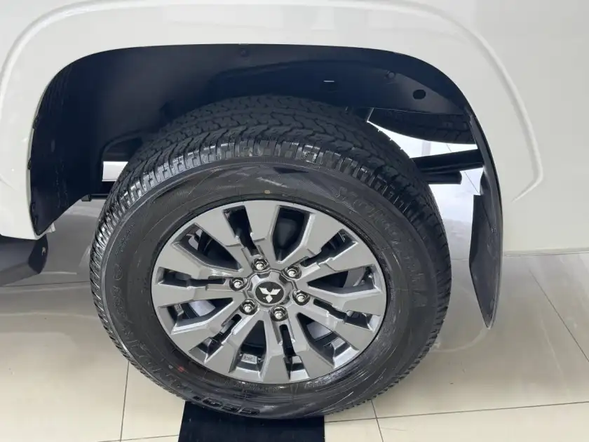 Mitsubishi L200 2.4 Gls At 4X4 2026 - foto 1