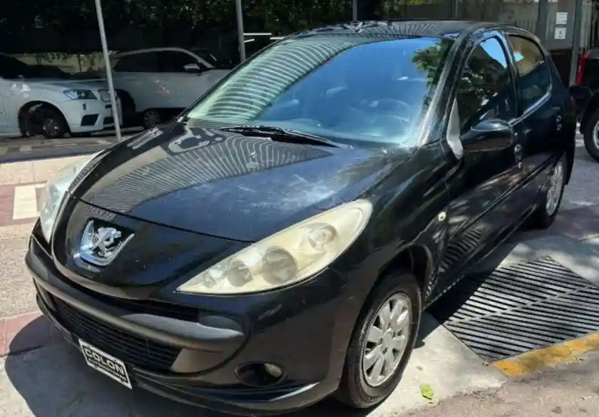 Peugeot 207  2010 - foto 1
