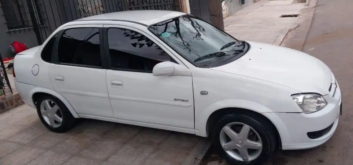 Chevrolet Classic  2013 - foto 2