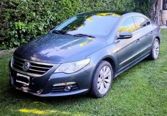 Volkswagen Passat 2011 - foto 1