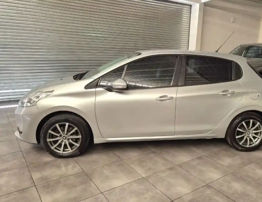 Peugeot 208  2013 - foto 4