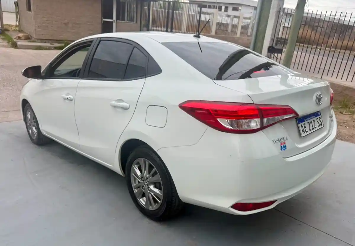 Toyota Yaris  2020 - foto 3
