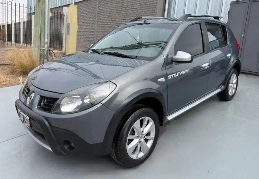 Renault Sandero  2011 - foto 1