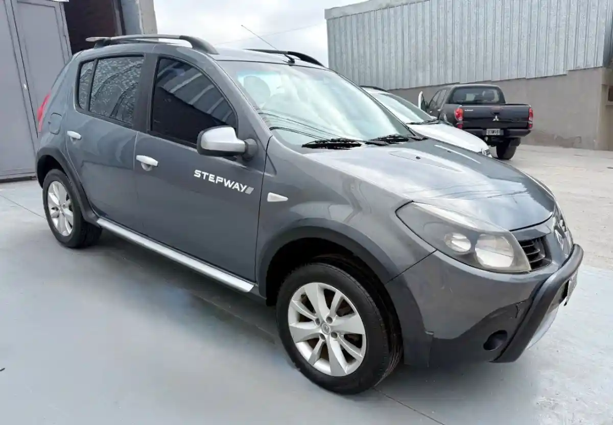Renault Sandero  2011 - foto 2