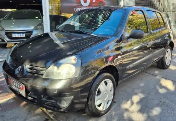 Renault Clio  2010 - foto 1