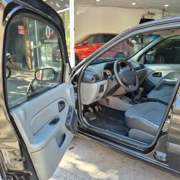 Renault Clio  2010 - foto 4