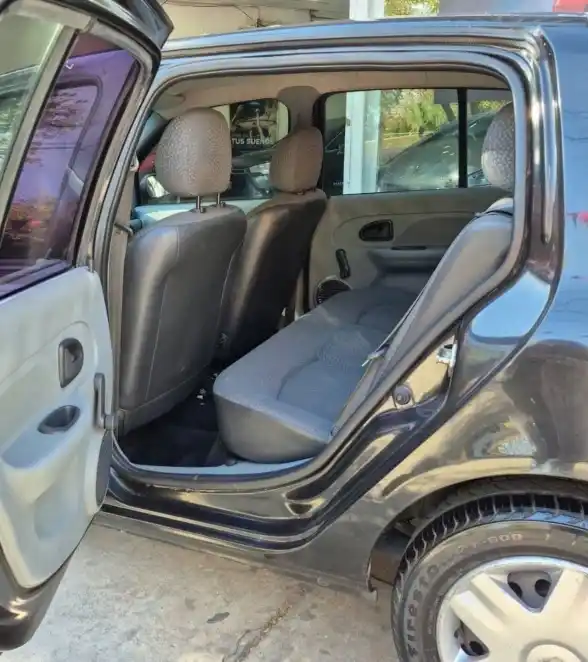 Renault Clio  2010 - foto 5