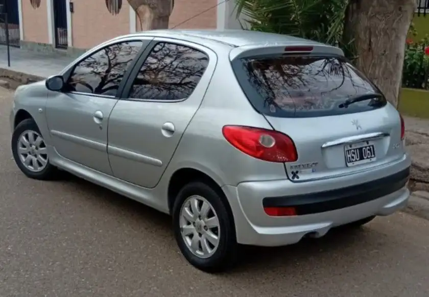 Peugeot 207  2009 - foto 2
