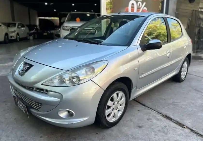 Peugeot 207  2011 - foto 1