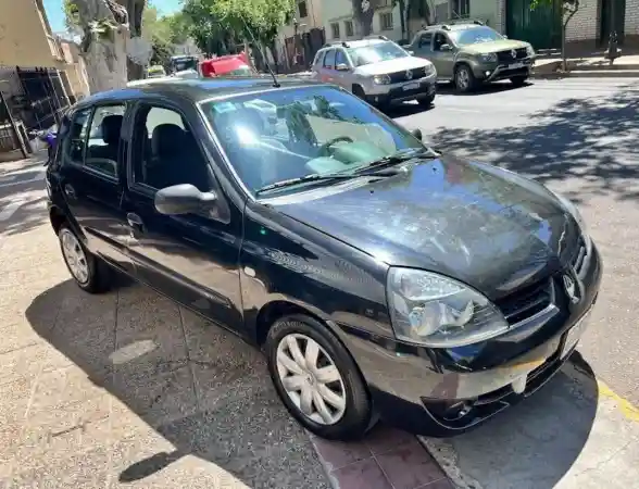 Renault Clio  2011 - foto 2