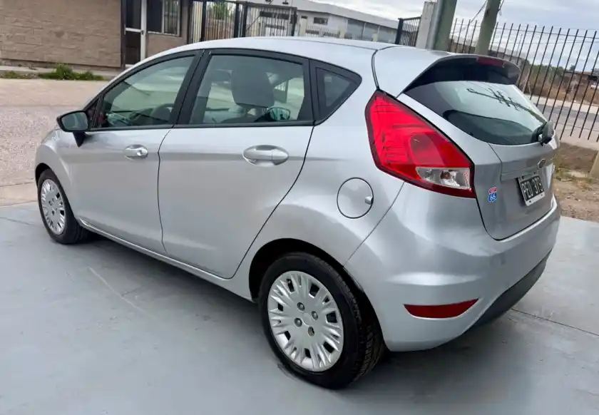 Ford Fiesta Kd  2015 - foto 2