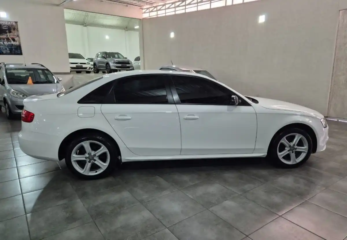 Audi A4  2014 - foto 5