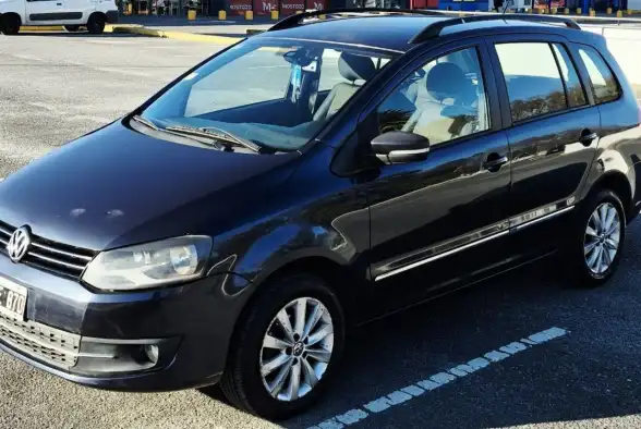 Volkswagen Suran  2011 - foto 1