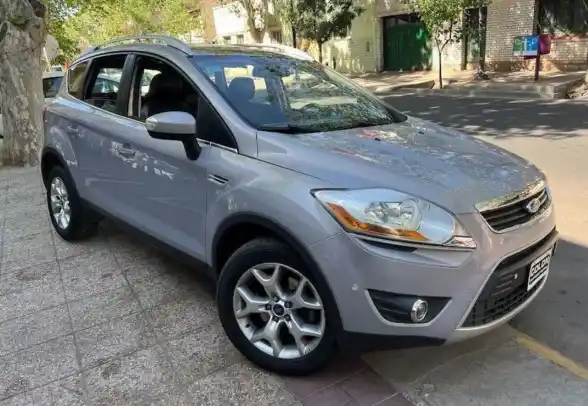 Ford Kuga  2013 - foto 2