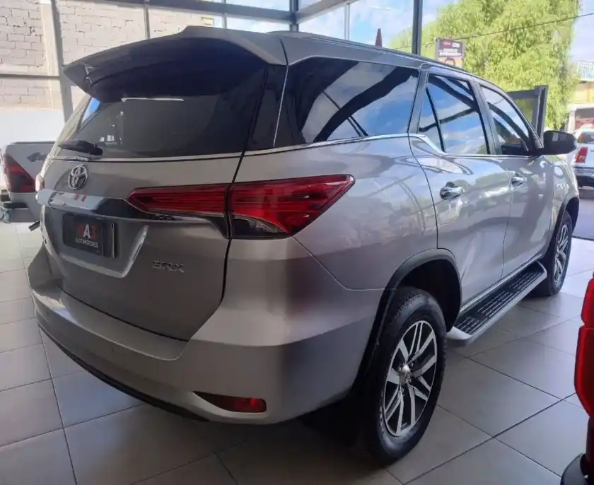 Toyota Hilux Sw4  2017 - foto 4