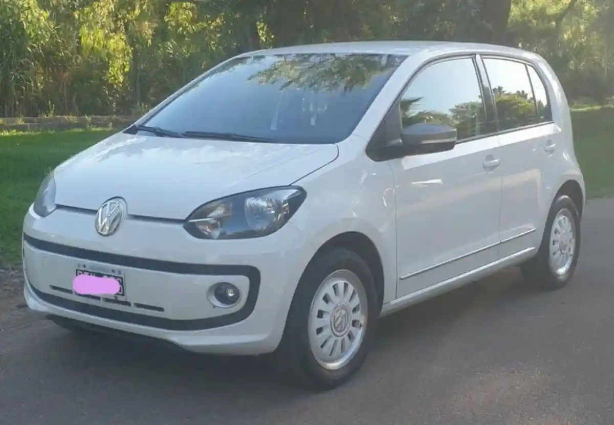Volkswagen Up  2015 - foto 1