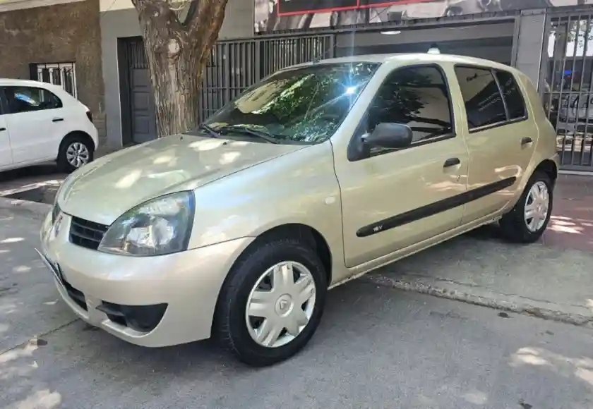 Renault Clio 2011 - foto 1