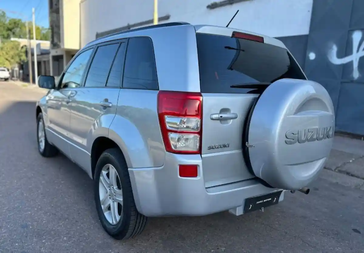 Suzuki Grand Vitara  2009 - foto 3