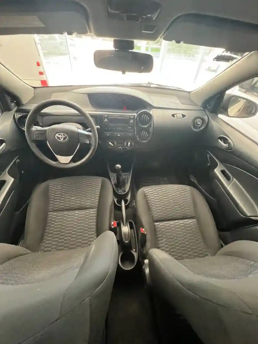 Toyota Etios  2015 - foto 4