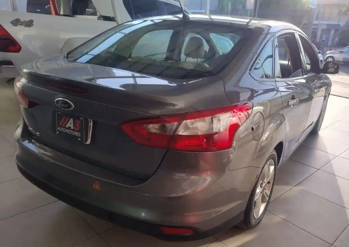 Ford Focus  2014 - foto 4