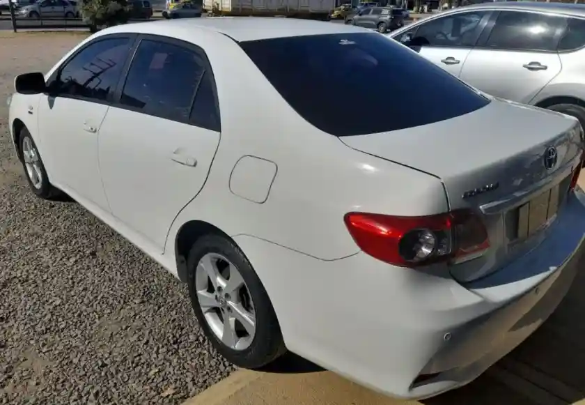 Toyota Corolla  2011 - foto 3