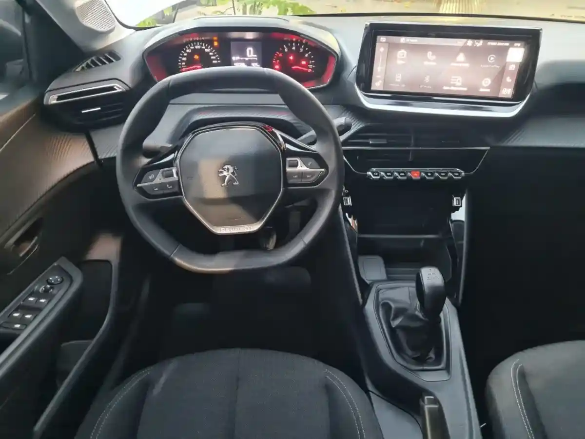 Peugeot 208  2022 - foto 4