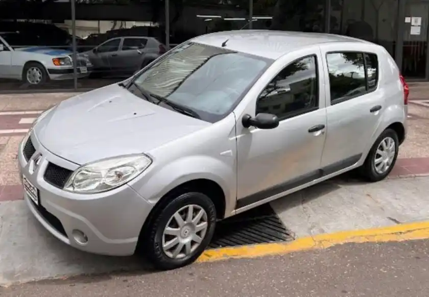 Renault Sandero  2008 - foto 1