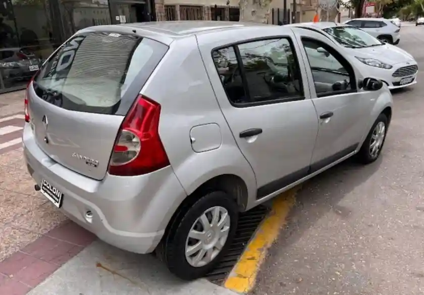 Renault Sandero  2008 - foto 4