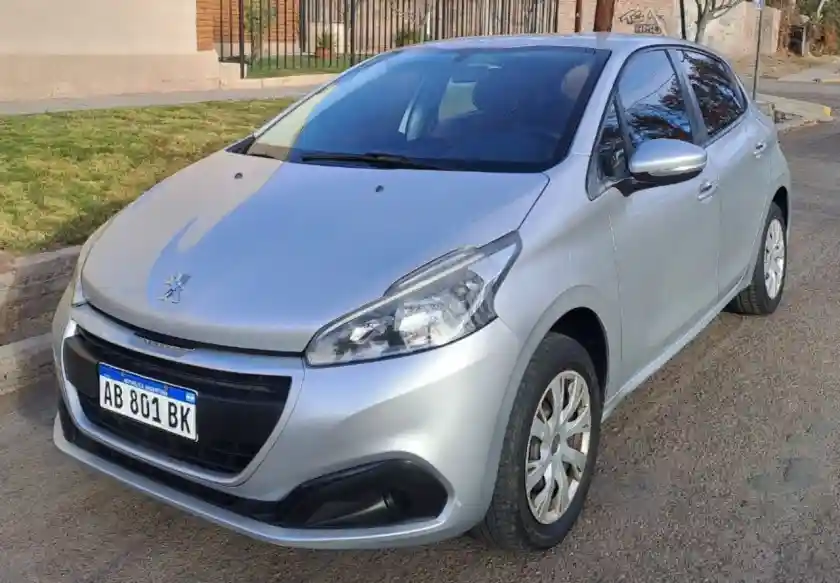 Peugeot 208  2017 - foto 1