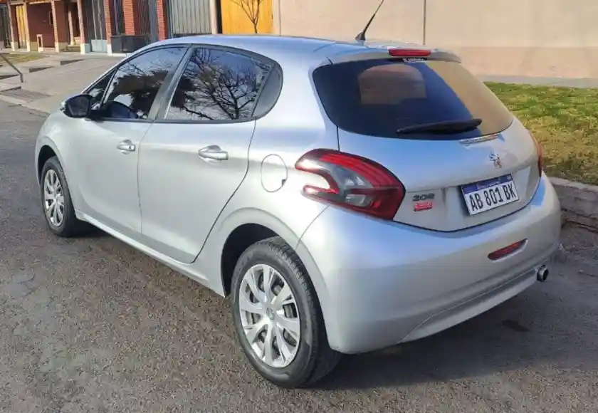 Peugeot 208  2017 - foto 3